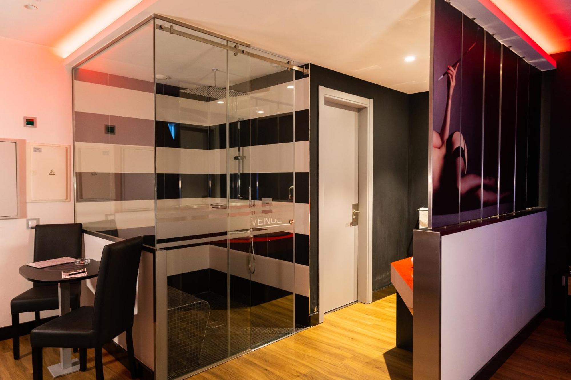 Motel Avenue Валонго Екстериор снимка