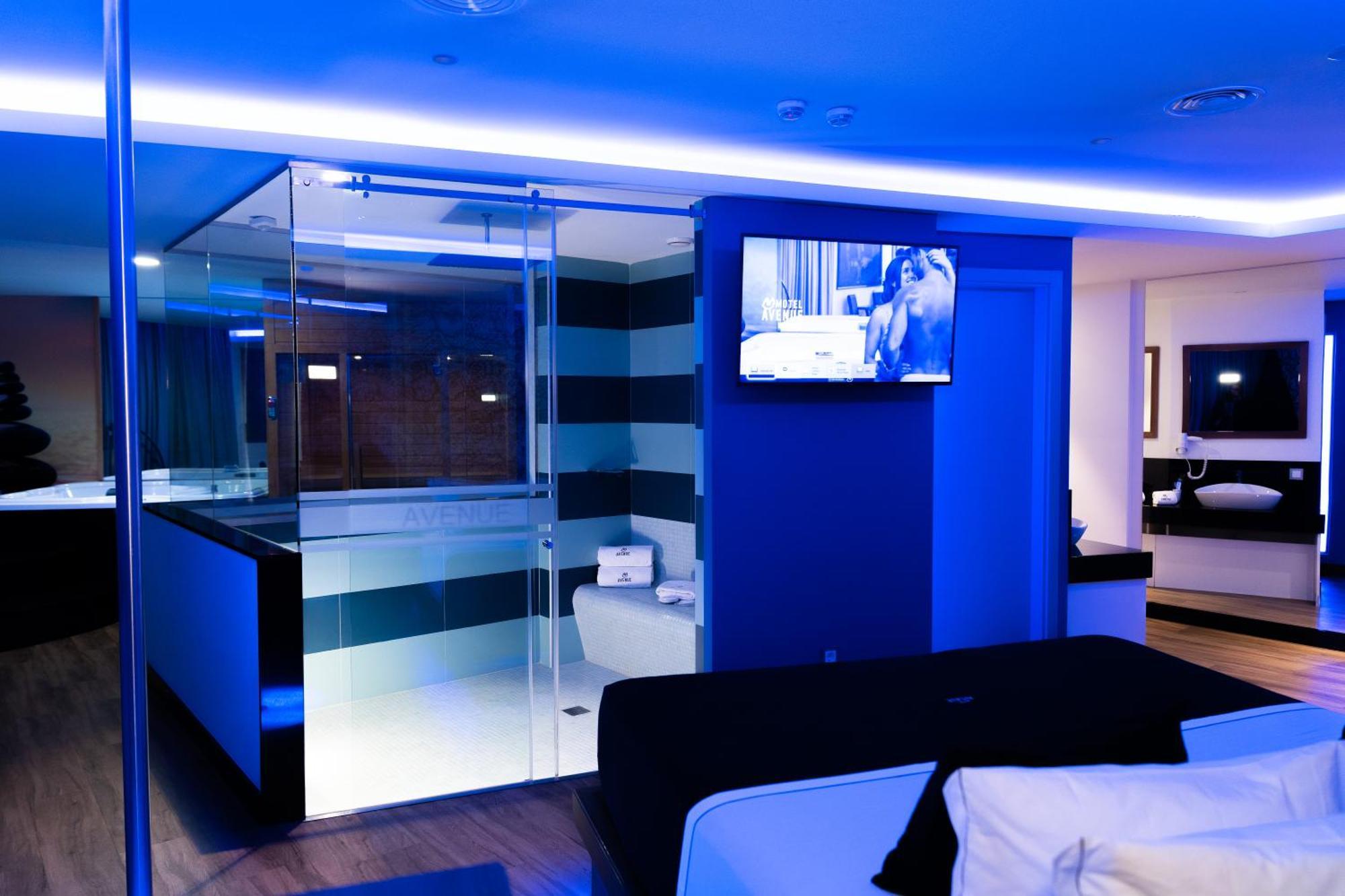 Motel Avenue Валонго Екстериор снимка