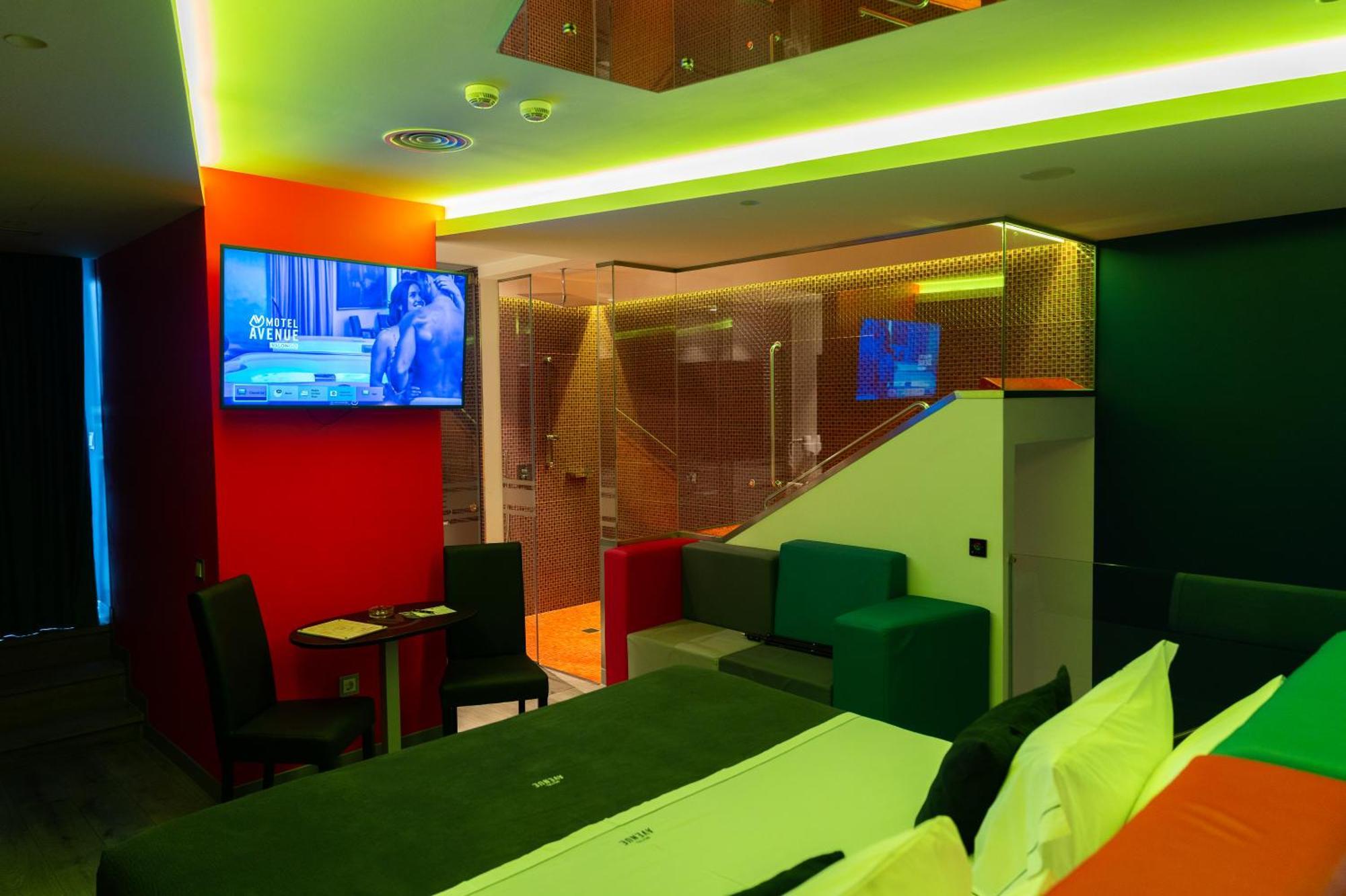 Motel Avenue Валонго Екстериор снимка